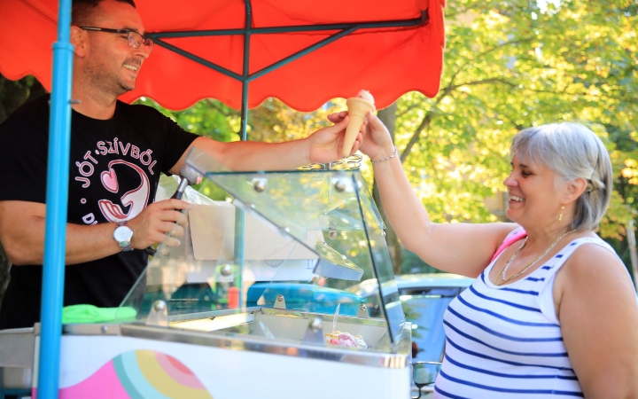 DSTV: frissítővel kedveskedtek