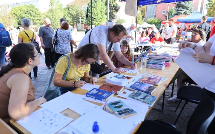 Újra csalogat a KönyvTér népes forgataga!