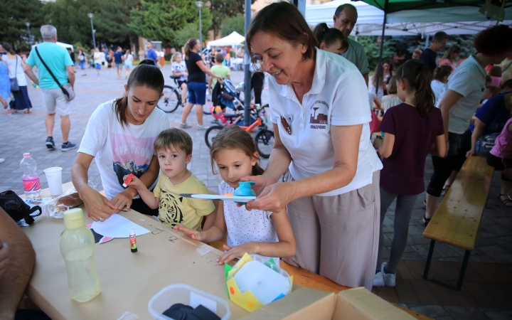 Szélesre tárta kapuját, színes programmal csalogatott a KönyvTér (galériával)