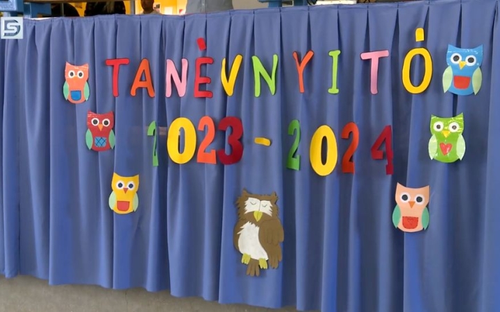 DSTV: tanévnyitó a Dózsa iskolában