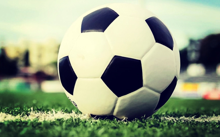 Kispályás foci: az éllovasok öröme