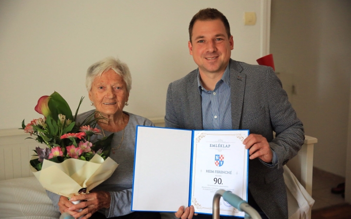 Újabb dunaújvárosi polgár erősíti a 90 évesek táborát