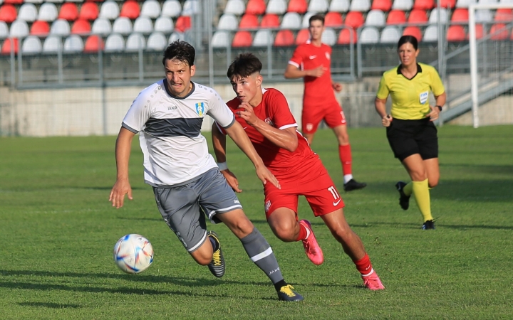 Csak magukkal foglalkoznak