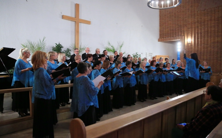 Jótékonysági koncert az evangélikus templomban – a Szentháromság-szobor javára