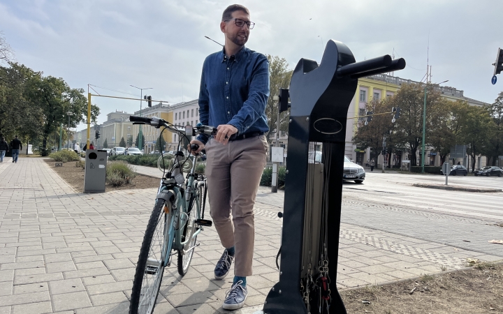 Kerékpárjavító pont – már a főtéren is