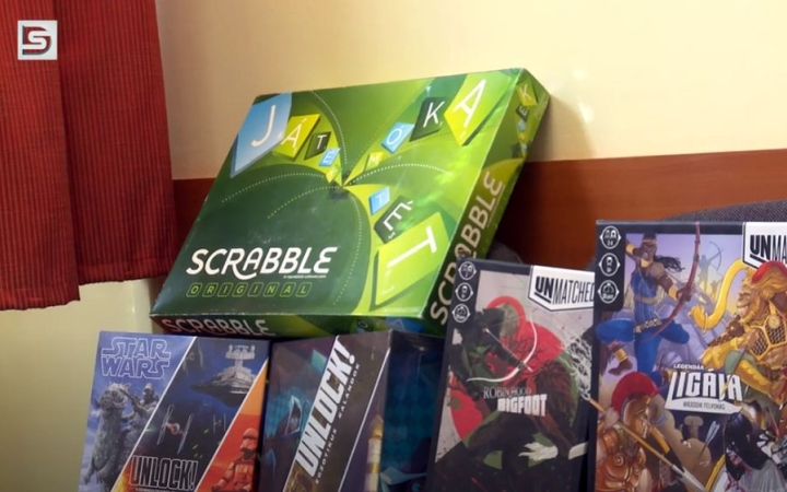 DSTV: Kockahegy a könyvtárban