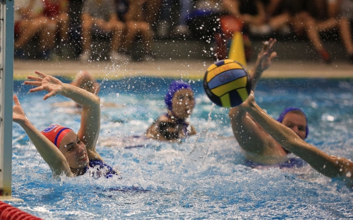 Felemás vízilabdás hétvége