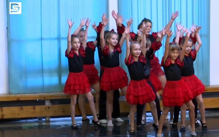 DSTV: táncbemutatókkal gyűjtenek