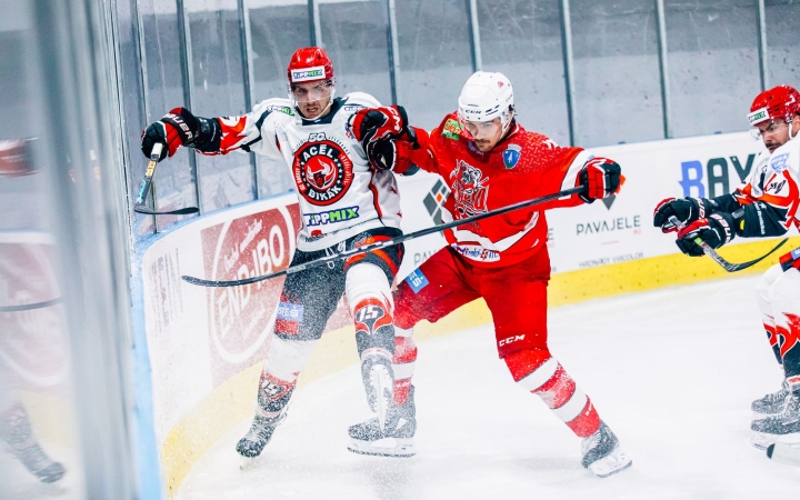 Szoros vereség a címvédő otthonában