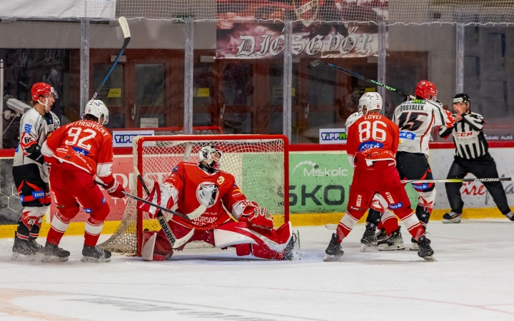 Döntetlenről folytatják a Bikák