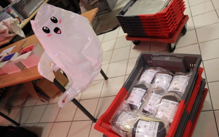 DSTV: borzongatóan vidám véradás