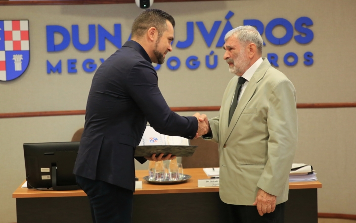 Szilágyi Ferenc kapta a "Szociális Munkáért – Dunaújváros" díjat