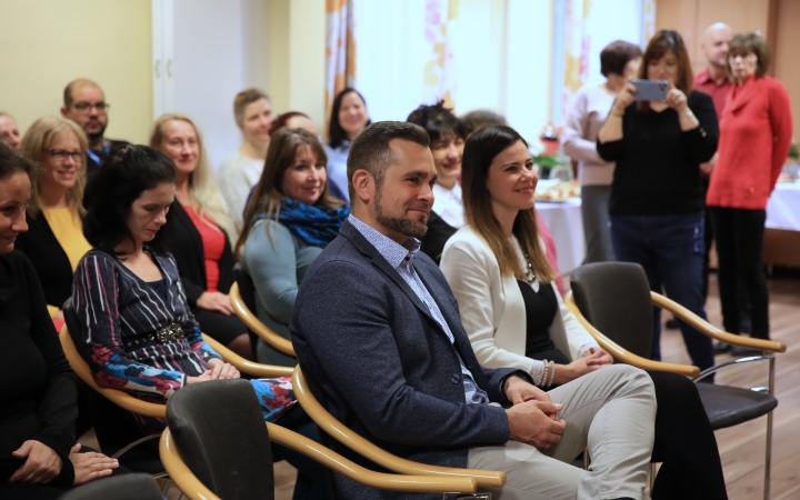 Köszönet és hála jár a szociális szféra valamennyi dolgozójának