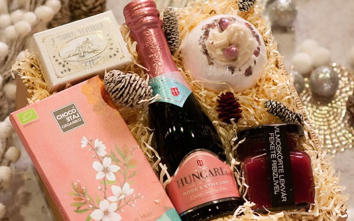 Karácsonyi ajándékcsomagok hölgyek számára