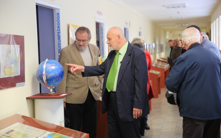 Tematikus térképtárlat a papírmúzeumban