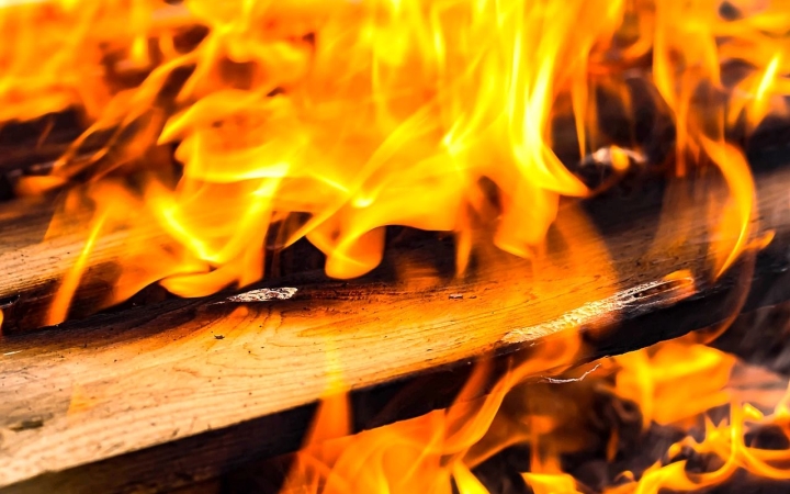 Az adventi időszak veszélyeire figyelmeztettek a lánglovagok