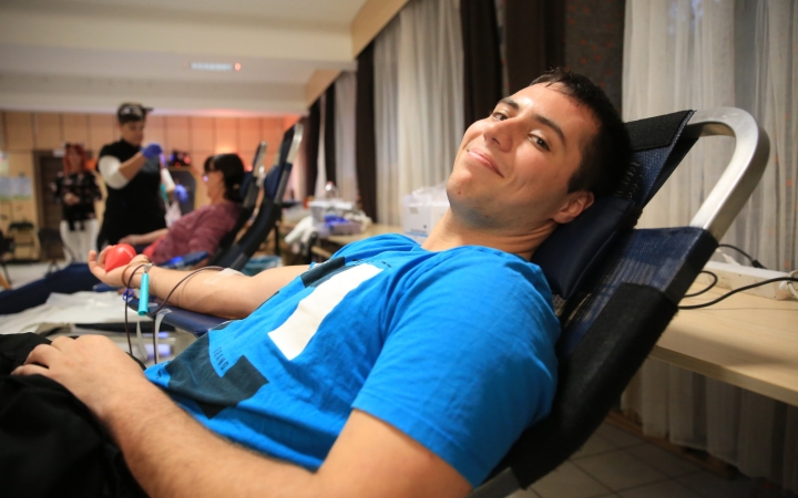 Vért adni év végén is nagyon-nagyon menő