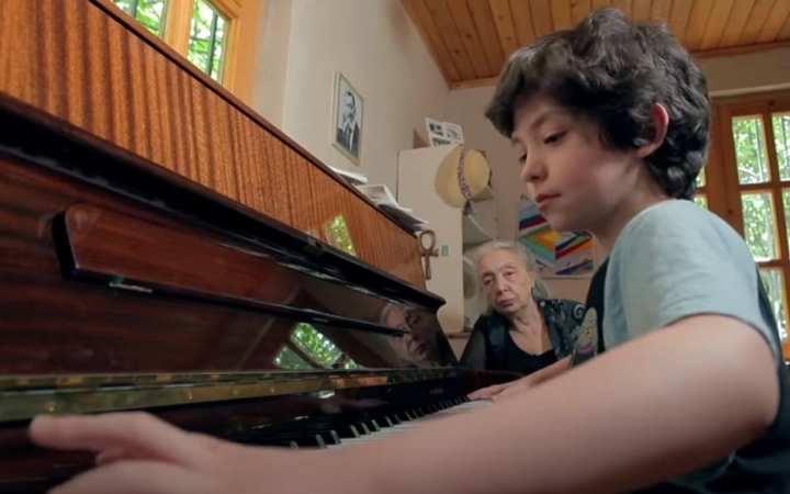 Szabad Szemmel az ICA-D-ben: "Atonális ragyogás"