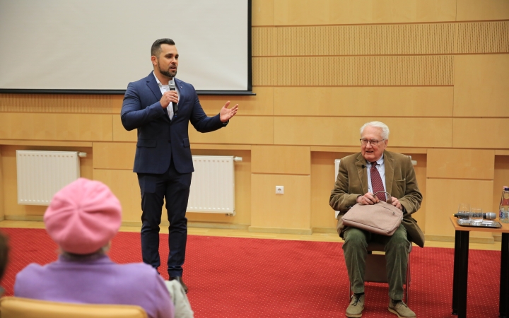 Neves vendég a közéleti sorozatban