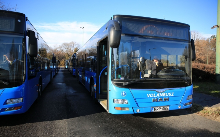 Nyolc autóbusz érkezett Dunaújvárosba, ezzel jóval fiatalabb lett a buszok átlagéletkora