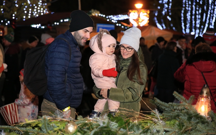 Bónusz ajándék – keresd magad, itt a forgatag galériája!