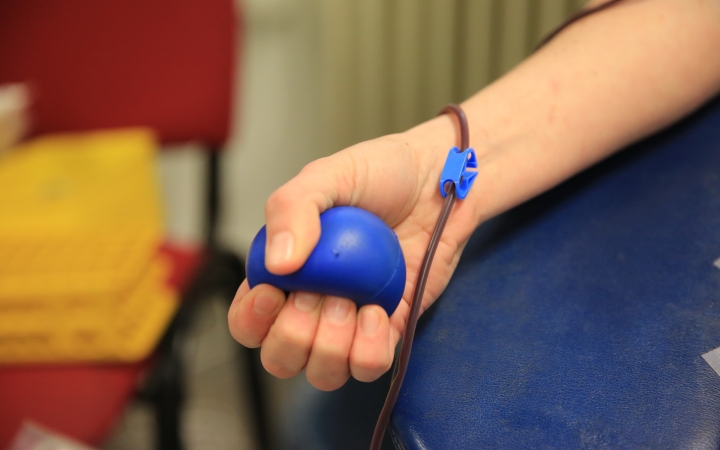 Adj vért és ments meg három életet – az év végén is!