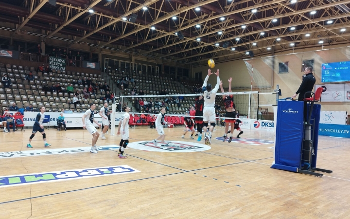 Nem borult a papírforma