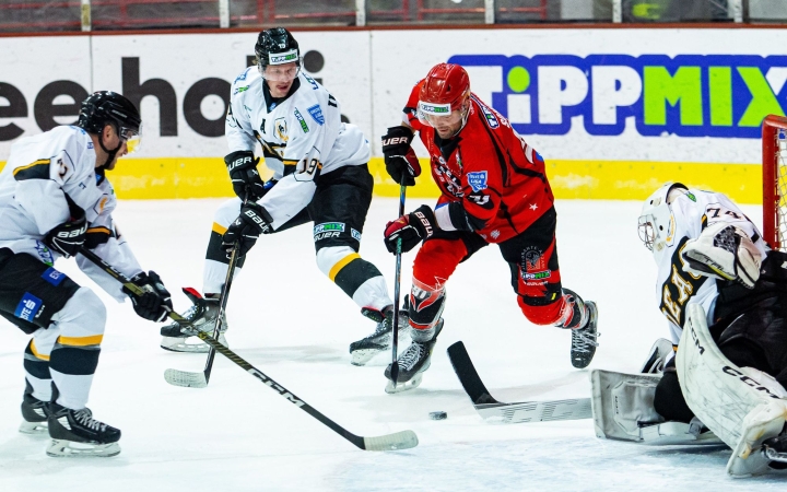 Debrecenbe látogatnak az Acélbikák