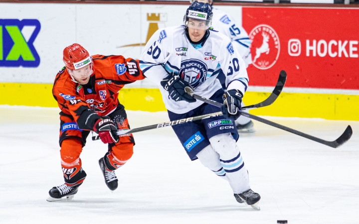 Nem feltett kezekkel várják az elődöntőt az Acélbikák