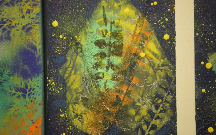 "Kulturális híd" – a SKICC Csoport tábori tárlata nyílt a József Attila Könyvtárban