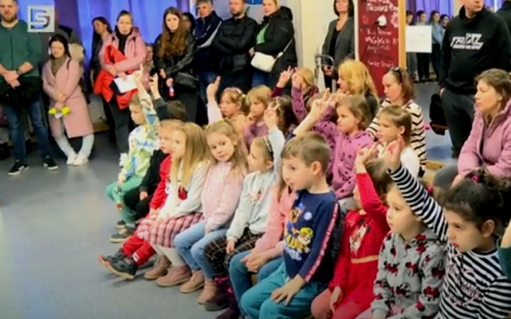 DSTV: iskolanyitogató a Wesley-vel