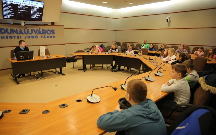 Aranyos, kedves kis vendégek a Városházán