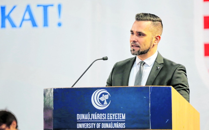 A friss diplomásokat köszöntötte Pintér Tamás polgármester