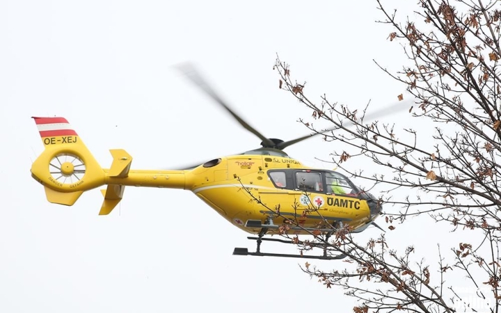 Súlyos baleset a vasműben, mentőhelikopteres bevetéssel