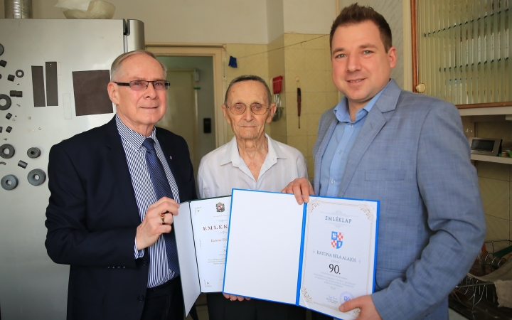 Isten éltesse még sokáig, Béla bácsi!