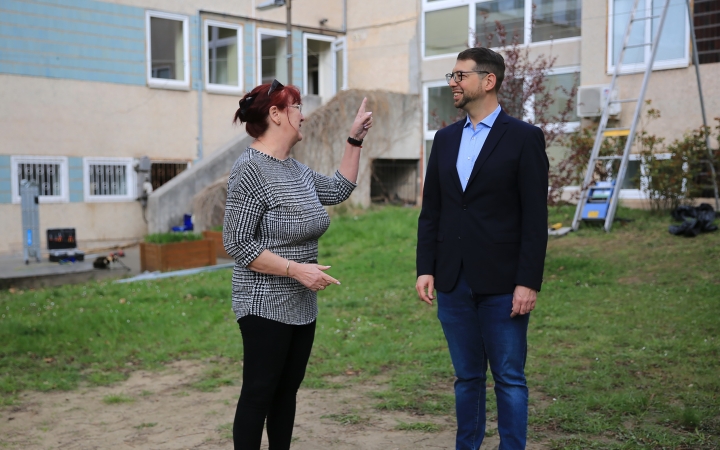  Már telepítik a napelemeket az MMK-ban