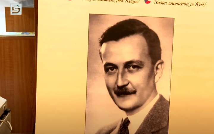 DSTV: film is született Esterházy János életéről