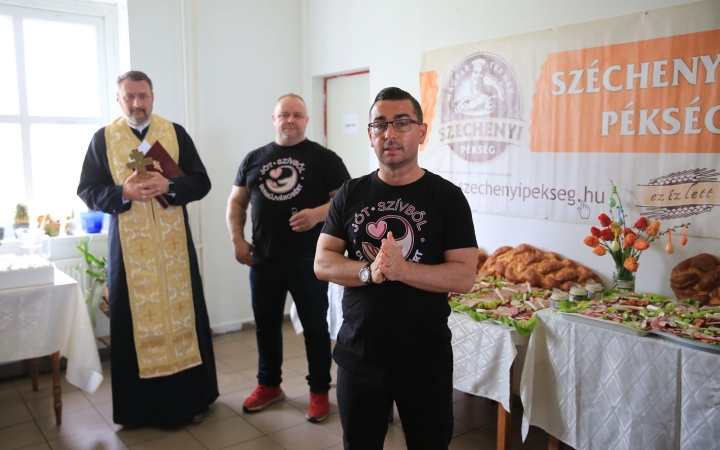 Önzetlen segítség húsvét vasárnapján