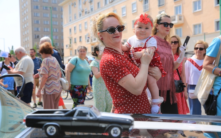 Május 1-jén ad otthont a Vasmű út a Sugárúti Fesztivál kavalkádjának