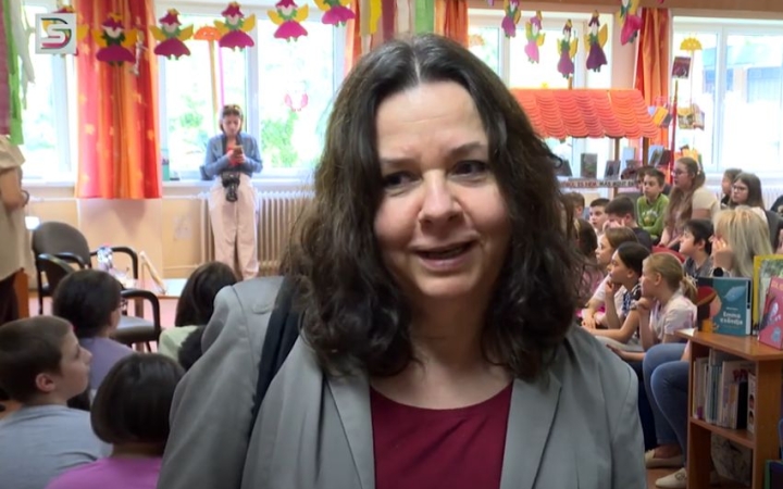 DSTV: a költészet csodája Erdős Virággal