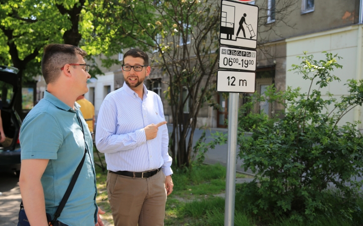 Módosítják, részben korlátozzák is a parkolást a Munkácsy utcában