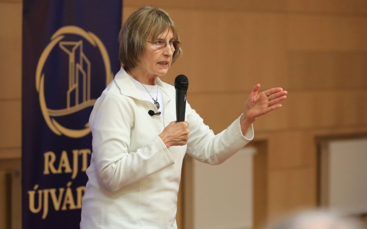 Petschnig Mária Zita szerint rossz irányba robogunk a zsákutcában