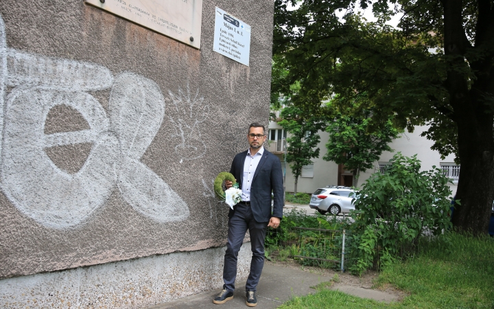 Fontos hely és fontos épület: az első lakóházra és a városépítőkre emlékeztek