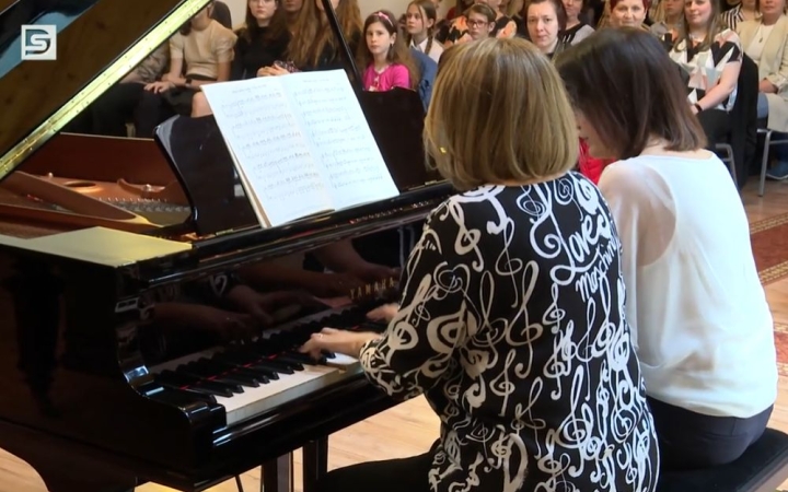 DSTV: zongoristák randevúja