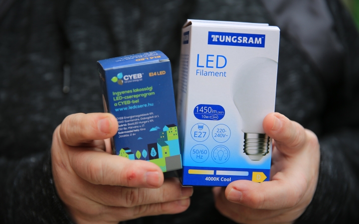 Már lehet cserélni, házhoz vitték az energiatakarékos LED-es izzókat