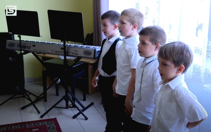 DSTV: meglepetés anyák napjára