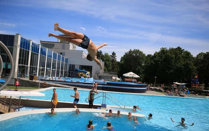 Újra az élményfürdőben lesz a nyári napközis tábor bázisa