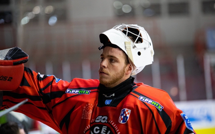 Hosszabbított az Acélbikák hálóőre