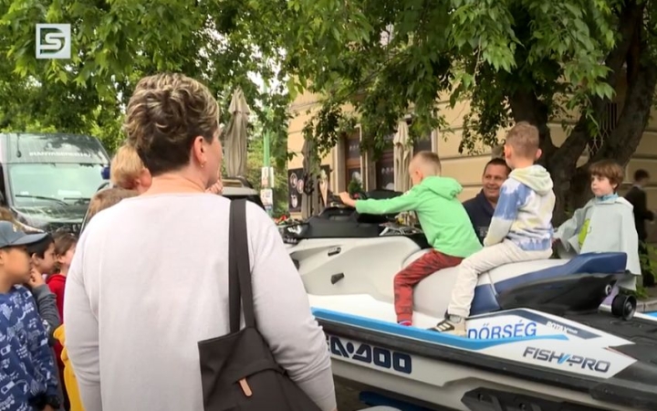 DSTV: rendvédelmi seregszemle a Kultik Mozinál