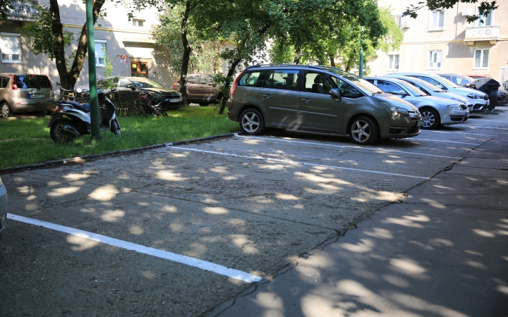 Hamarosan épül a parkoló, de addig is rengeteg a teendő az új Vasmű úton